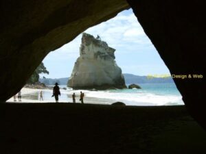 Hahai Catheadral cove, New Zealand;
